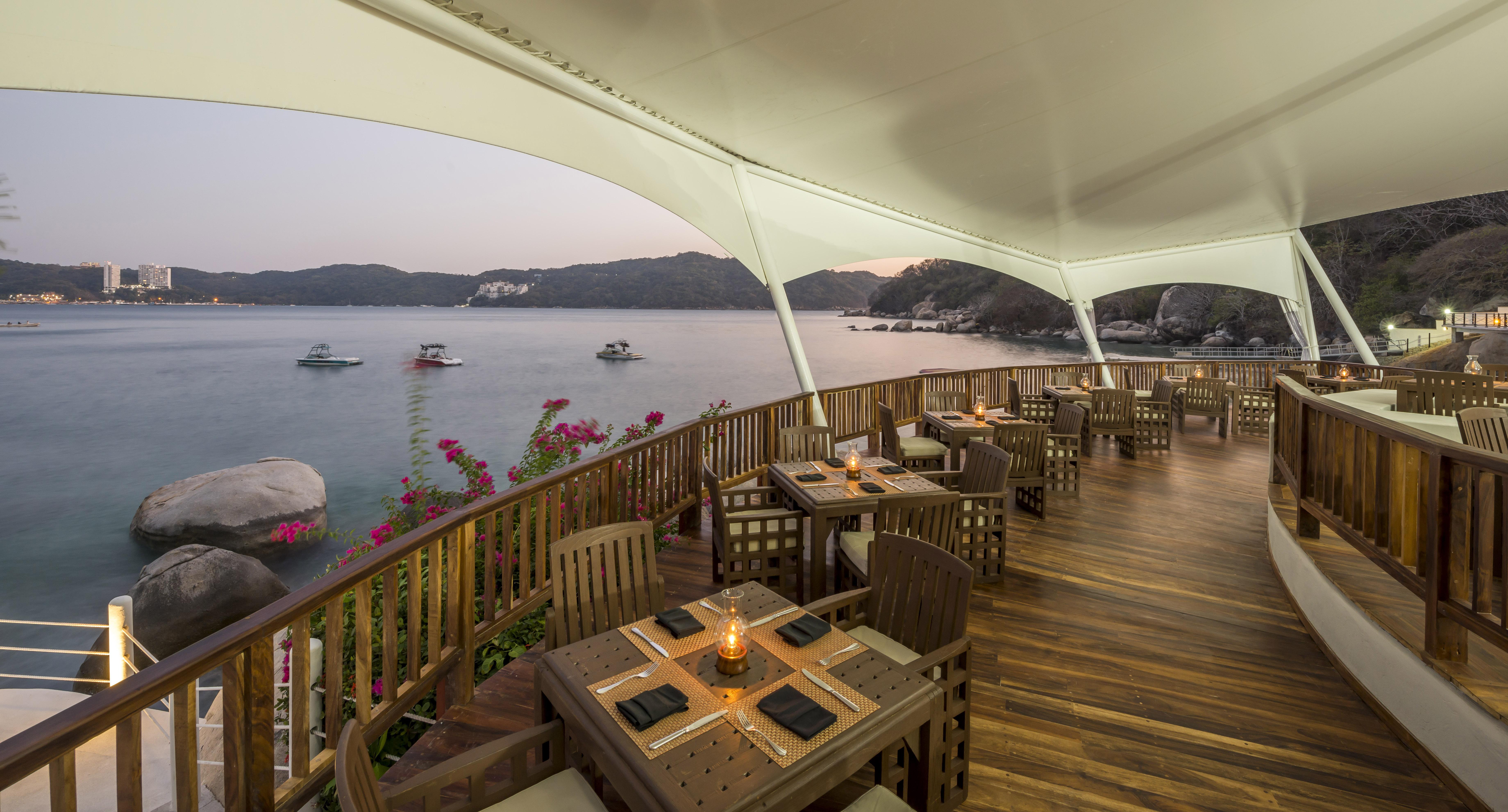 Hotel Camino Real Acapulco Diamante Zewnętrze zdjęcie The restaurant at the Mandarin Oriental, Sanya