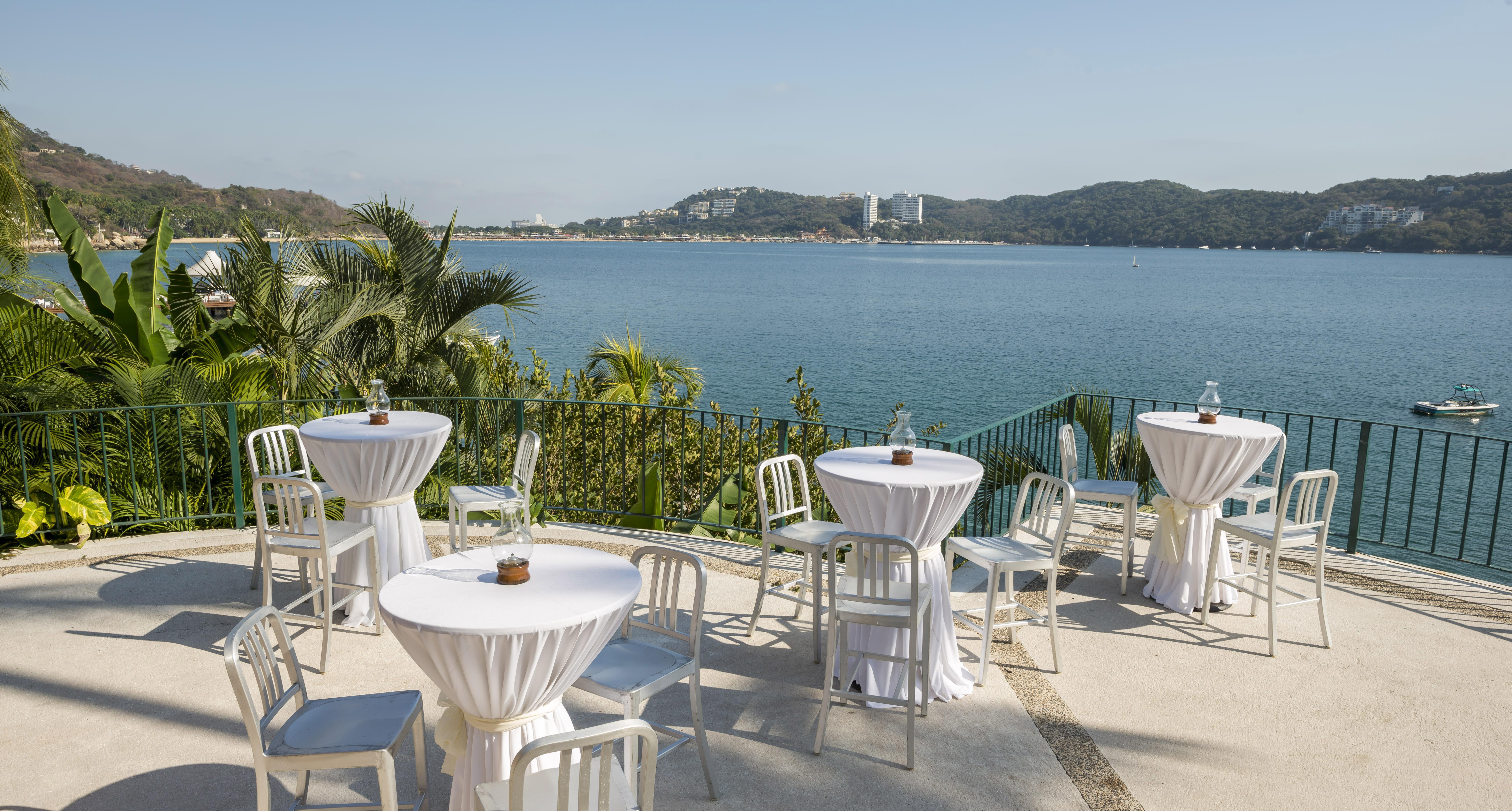 Hotel Camino Real Acapulco Diamante Zewnętrze zdjęcie View of the Gulf of İzmit from the hotel